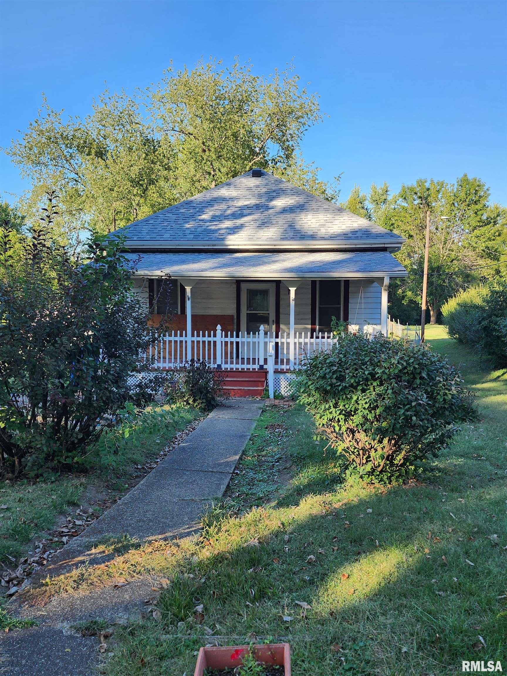 531 East Beardstown Street Virginia, IL 62691 - Photo 2 of 29