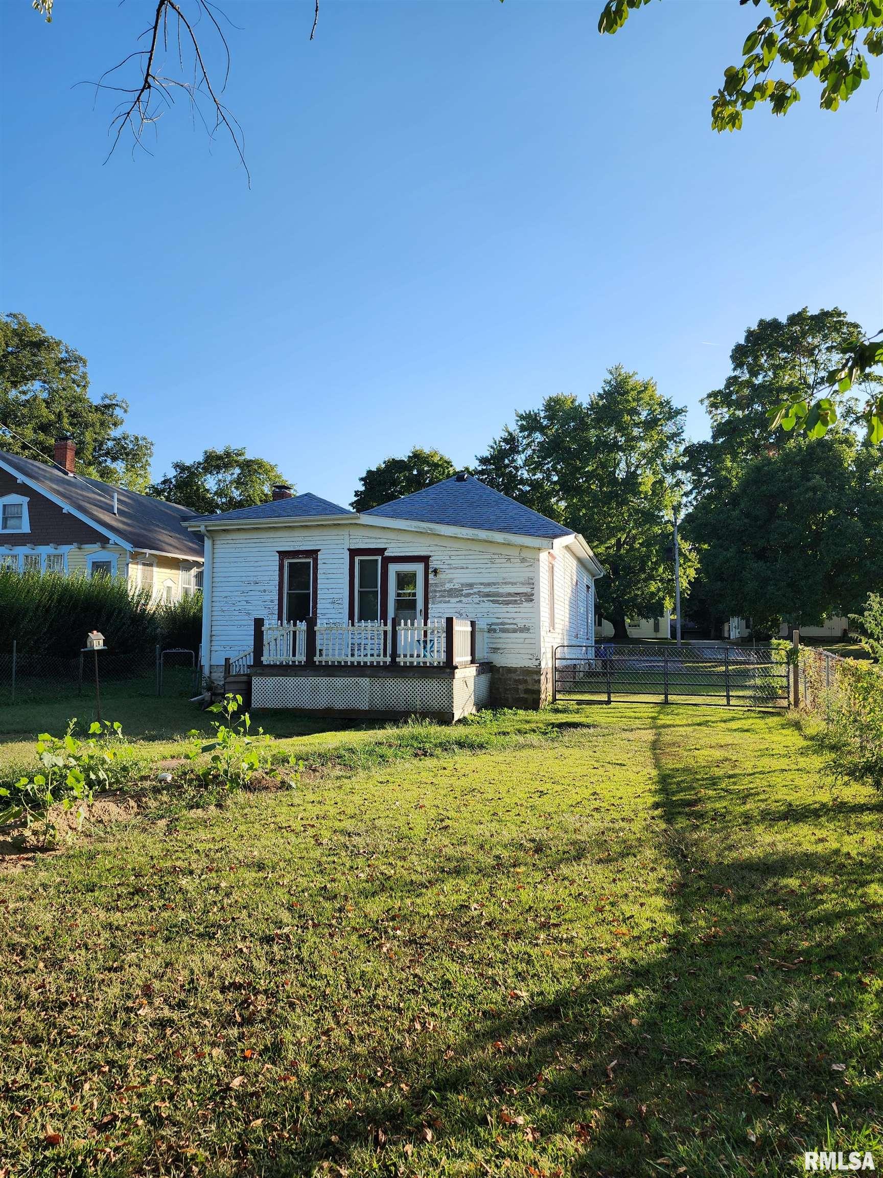 531 East Beardstown Street Virginia, IL 62691 - Photo 4 of 29