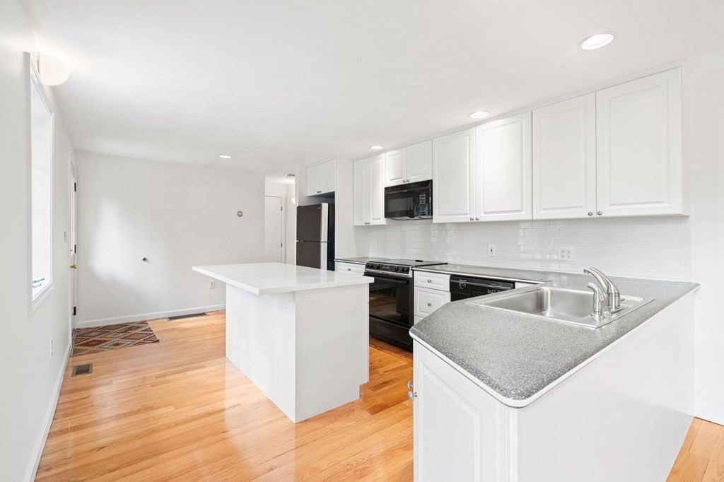 1 Topsfield Road Wenham, MA 01984 - Photo 5 of 38 Gallery Image 5