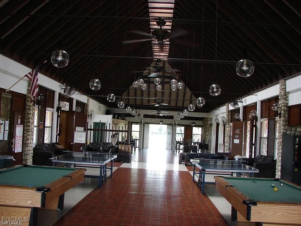 620 South Jasmine Street Clewiston, FL 33440 - Photo 3 of 7 a view of a gym