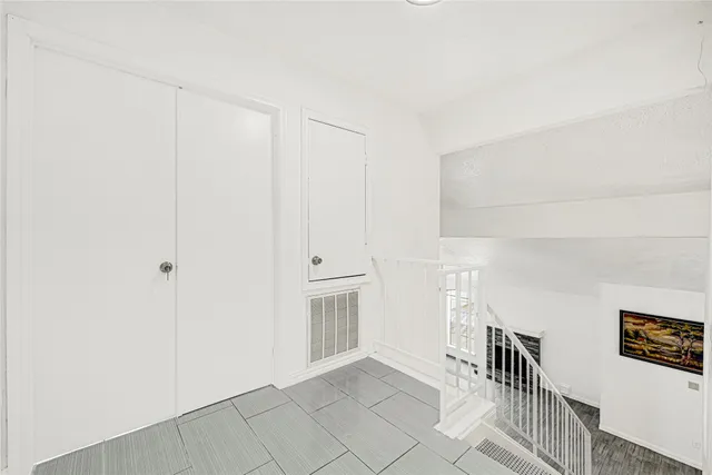 a view of livingroom with furniture