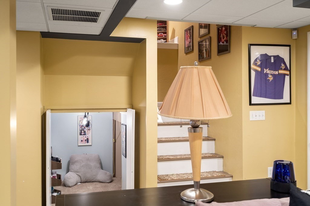 183 Carter Field Road North Andover, MA 01845 - Photo 18 of 42 Gallery Image 18