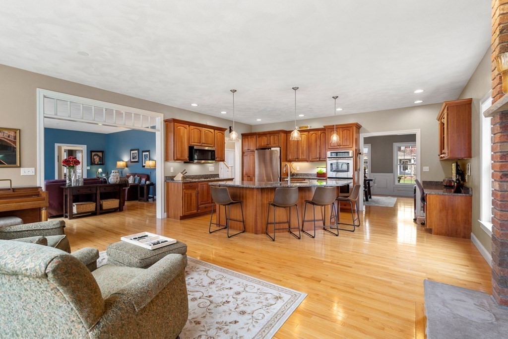 183 Carter Field Road North Andover, MA 01845 - Photo 4 of 42 Gallery Image 4