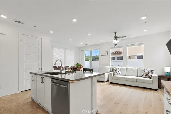 $4,200 | 1544 Plaza Del Amo, Torrance, CA 90501