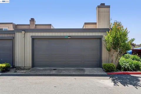 a top view of a house with a yard