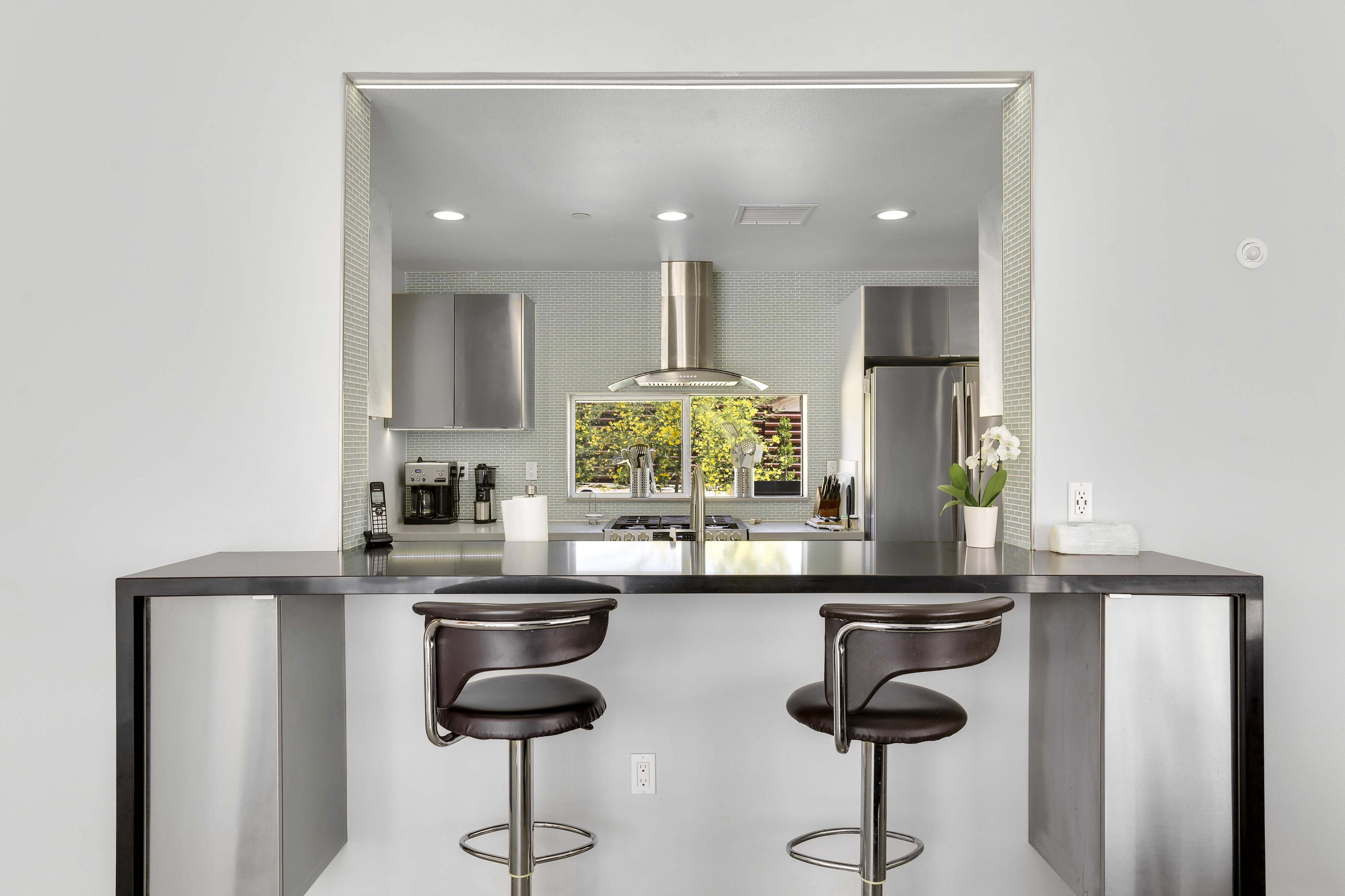 365 South Compadre Road Palm Springs, CA 92262 - Photo 15 of 44 o