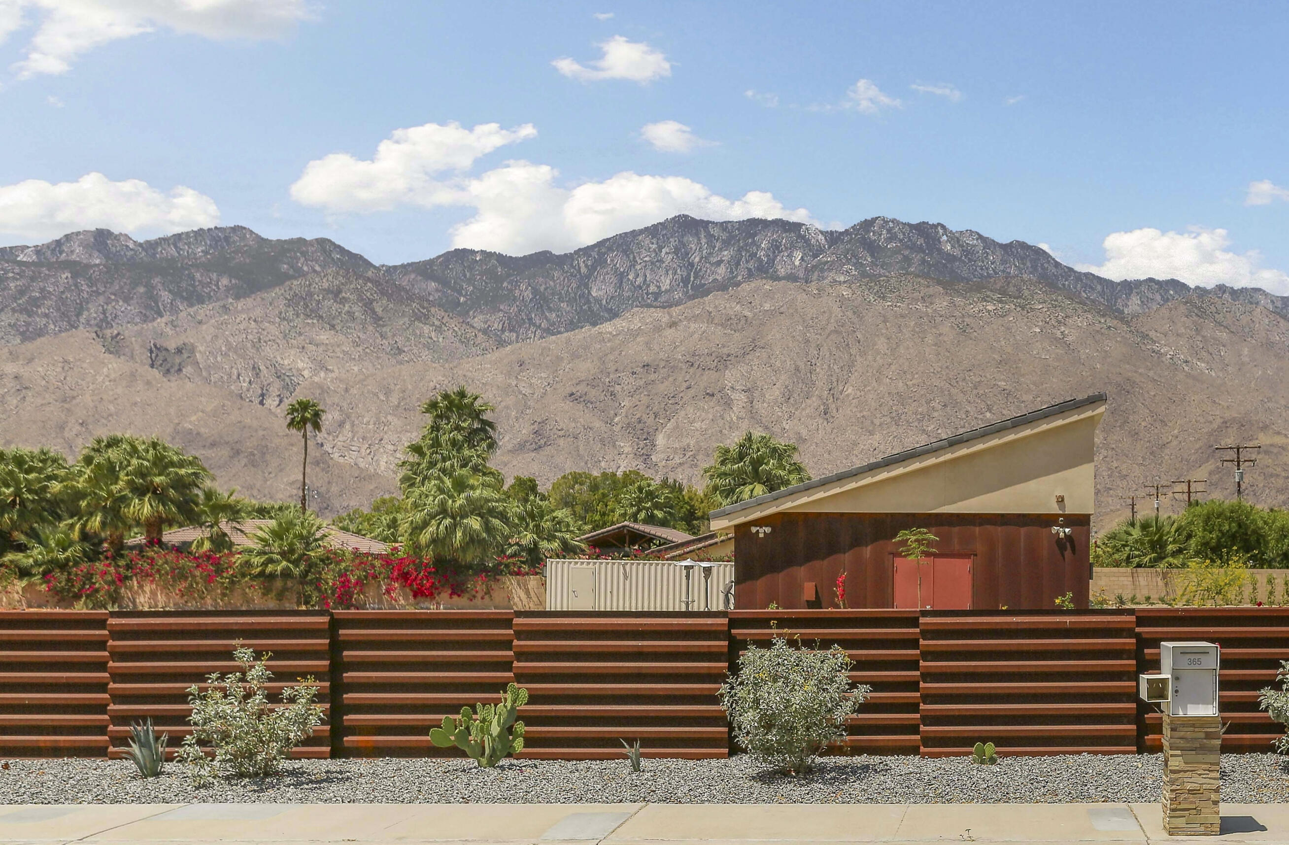 365 South Compadre Road Palm Springs, CA 92262 - Photo 32 of 44 z5