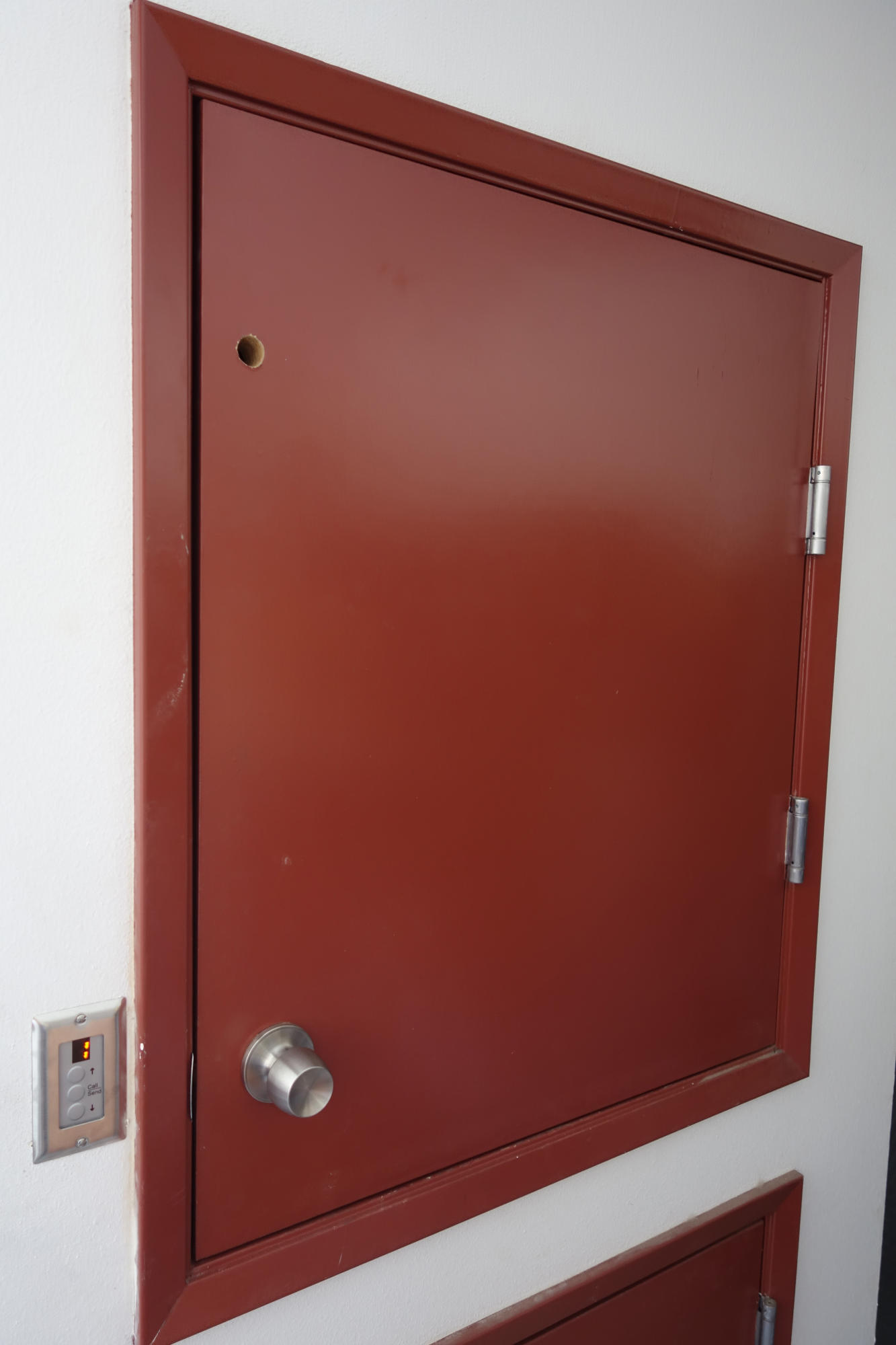 365 South Compadre Road Palm Springs, CA 92262 - Photo 35 of 44 ExtDumbWaiter