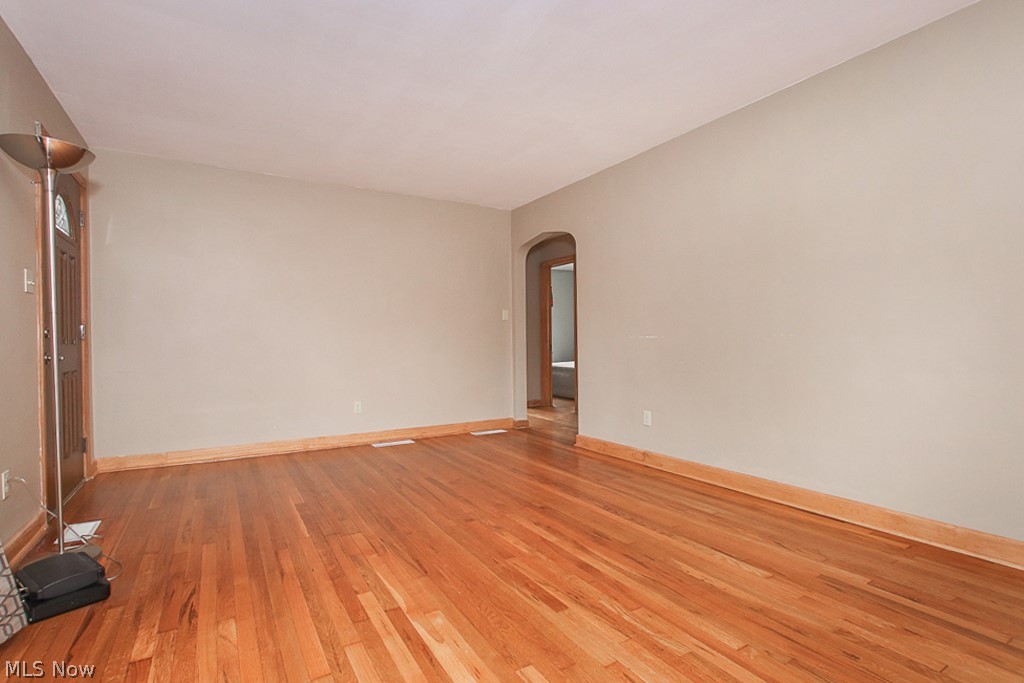 32950 Arthur Road Solon, OH 44139 - Photo 3 of 33