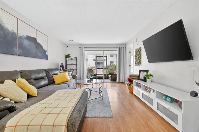 $289,999 | 3016 Plaza Terrace Drive, Unit 3016, Orlando, FL 32803