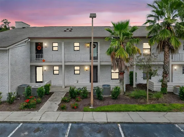 $289,999 | 3016 Plaza Terrace Drive, Unit 3016, Orlando, FL 32803