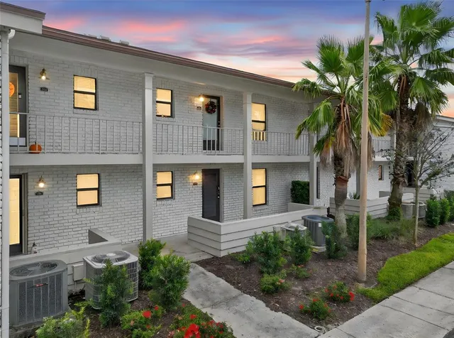 $289,999 | 3016 Plaza Terrace Drive, Unit 3016, Orlando, FL 32803