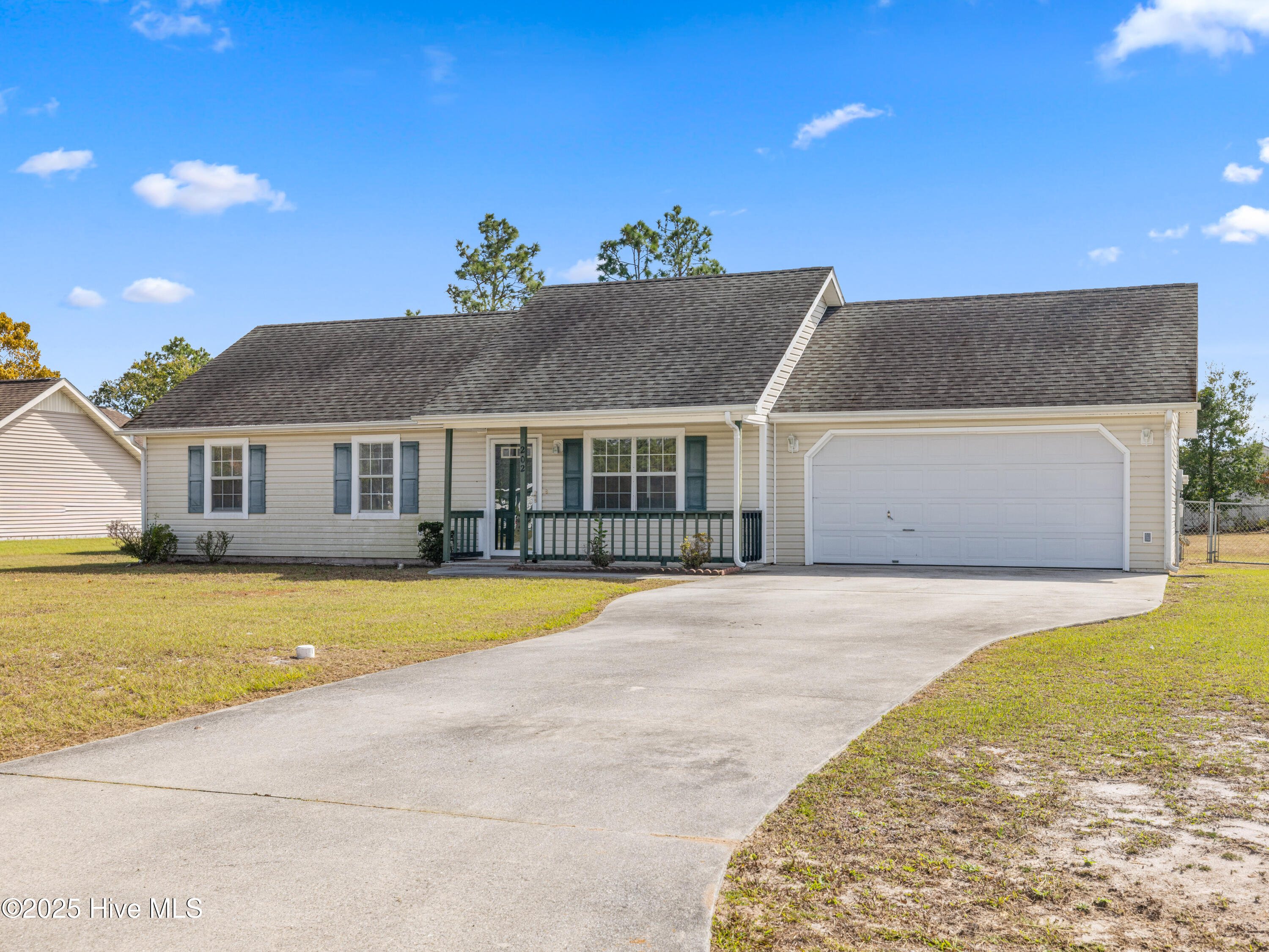 202 Dayrell Drive Hubert, NC 28539 - Photo 4 of 36 025A9030