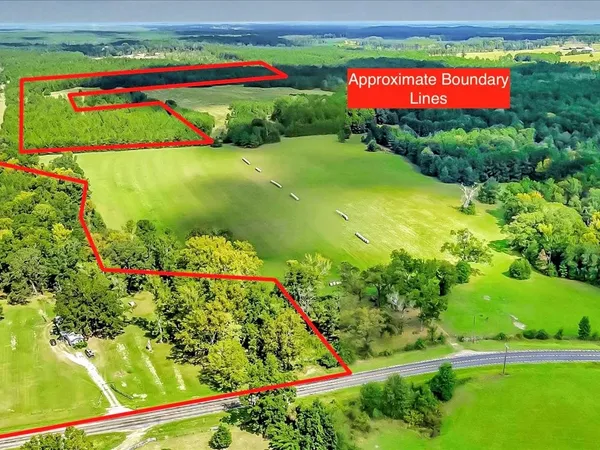 a view of an outdoor space