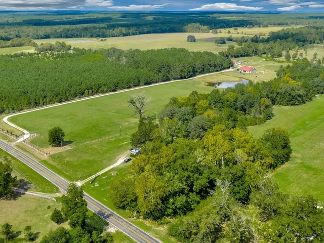 a view of a tennis court