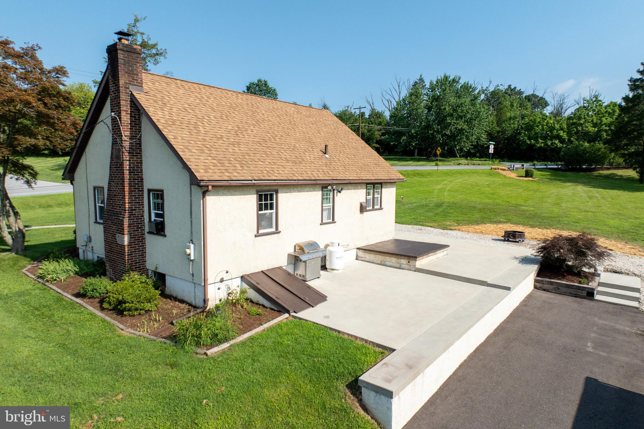 131 Squirrel Hollow Road Douglassville, PA 19518 - Photo 2 of 63 exterior back