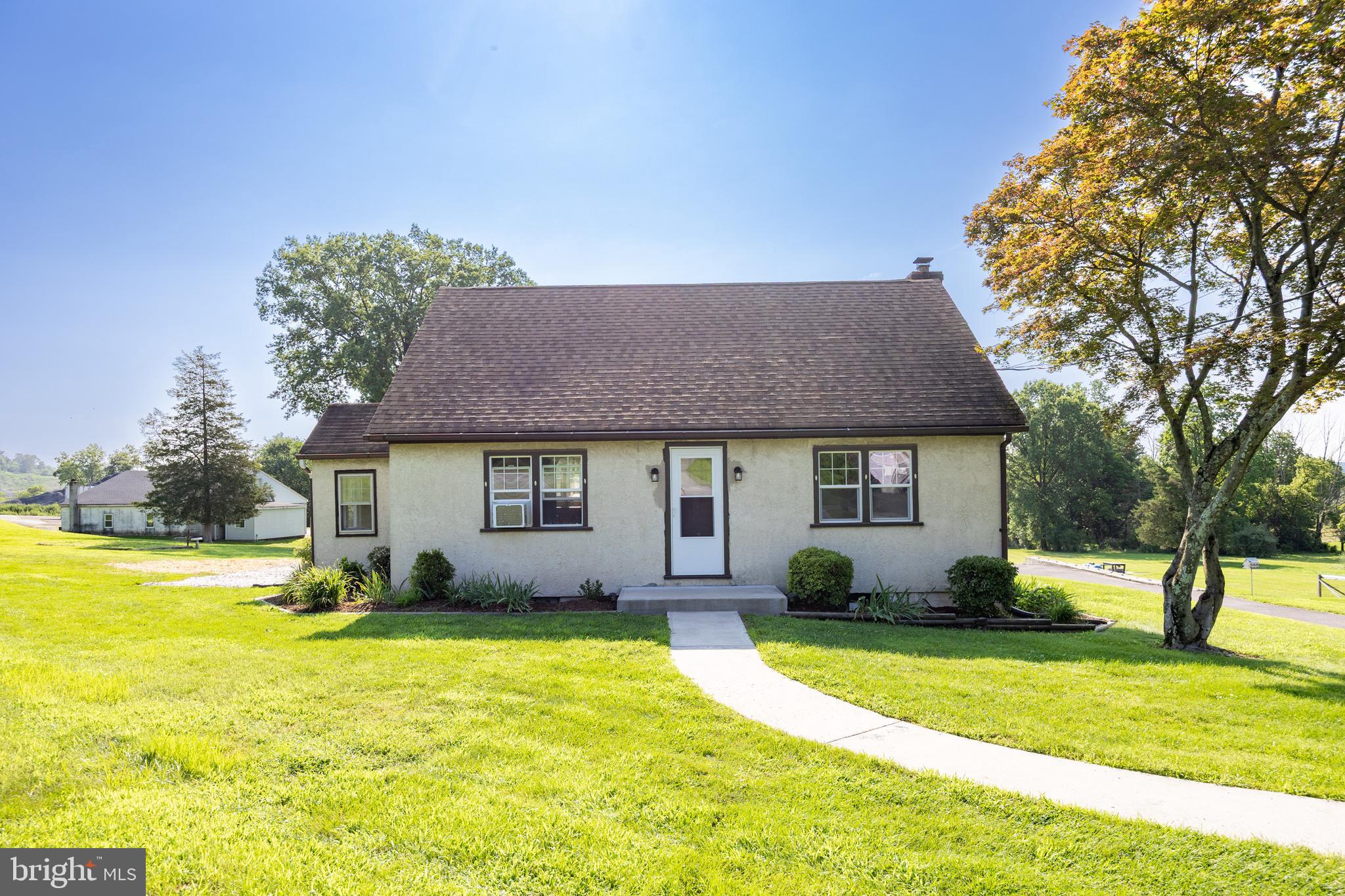 131 Squirrel Hollow Road Douglassville, PA 19518 - Photo 38 of 63 Exterior front of house