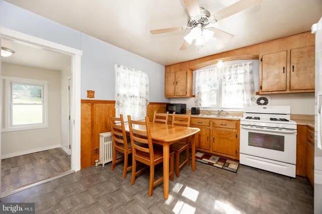 $574,900 | 131 Squirrel Hollow Road, Douglassville, PA 19518