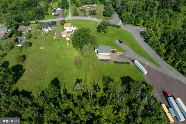 $574,900 | 131 Squirrel Hollow Road, Douglassville, PA 19518