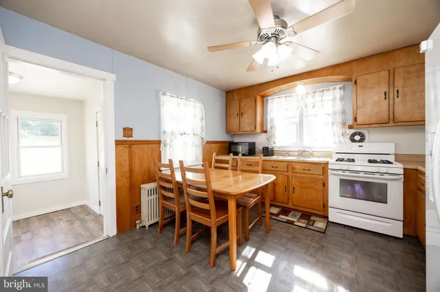 $574,900 | 131 Squirrel Hollow Road, Douglassville, PA 19518