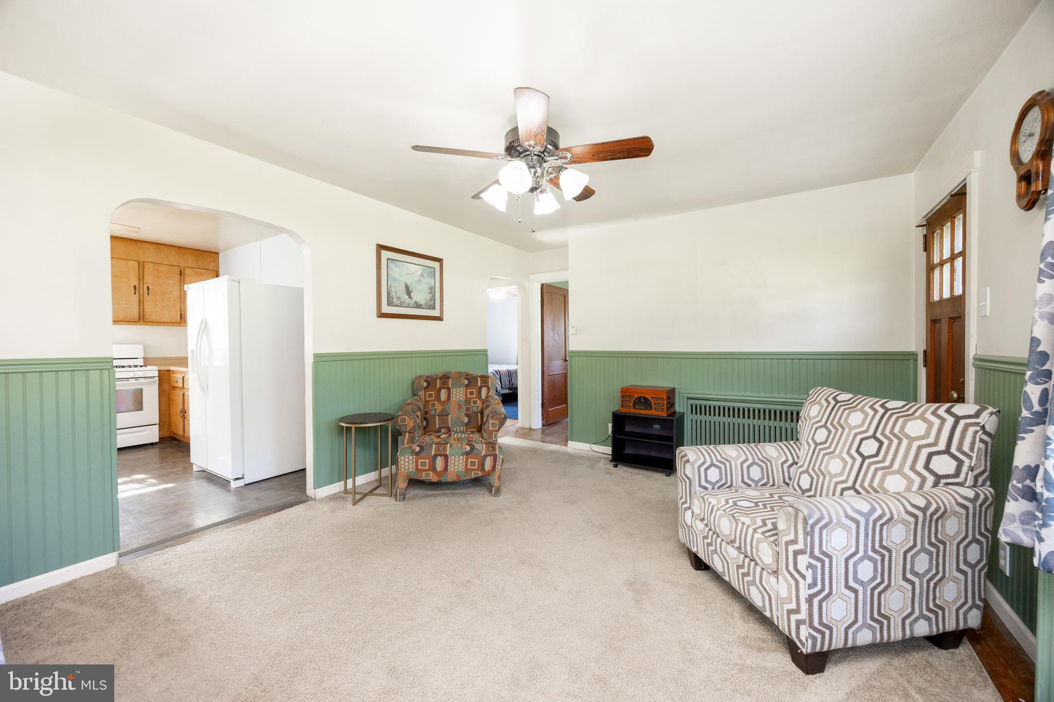 131 Squirrel Hollow Road Douglassville, PA 19518 - Photo 10 of 63 Living room