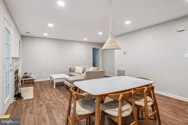 $400,000 | 1403 Church Hill Place, Reston, VA 20194