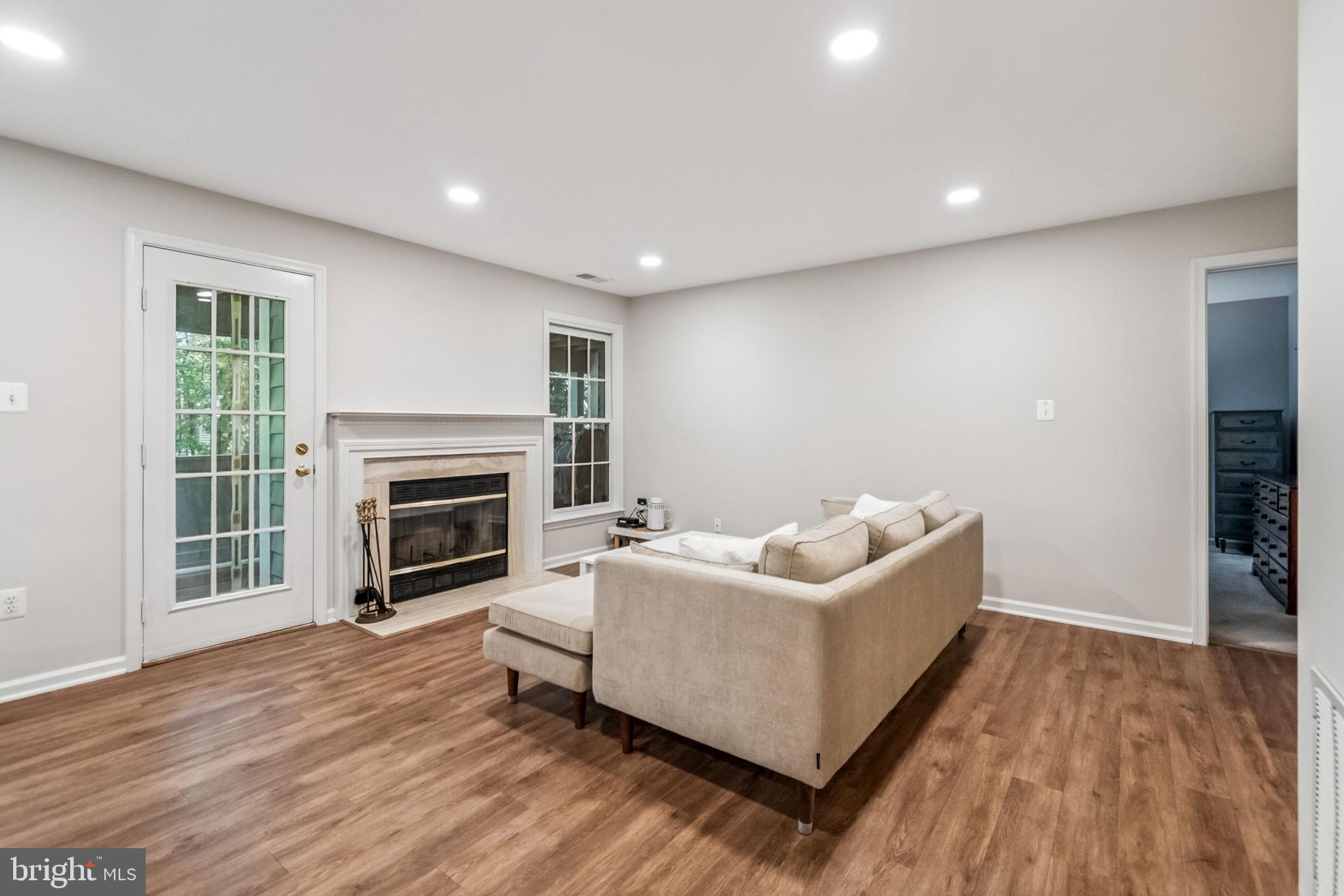 1403 Church Hill Place Reston, VA 20194 - Photo 9 of 28