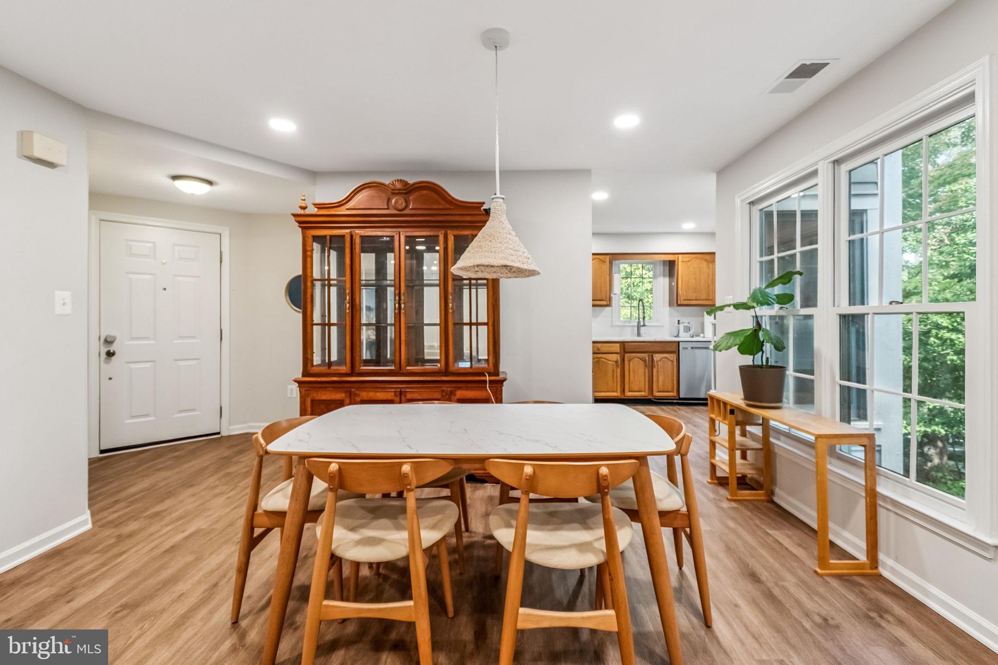 1403 Church Hill Place Reston, VA 20194 - Photo 10 of 28