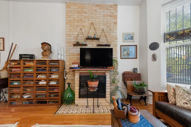 $975,000 | 5319 South Maryland Avenue, Chicago, IL 60615