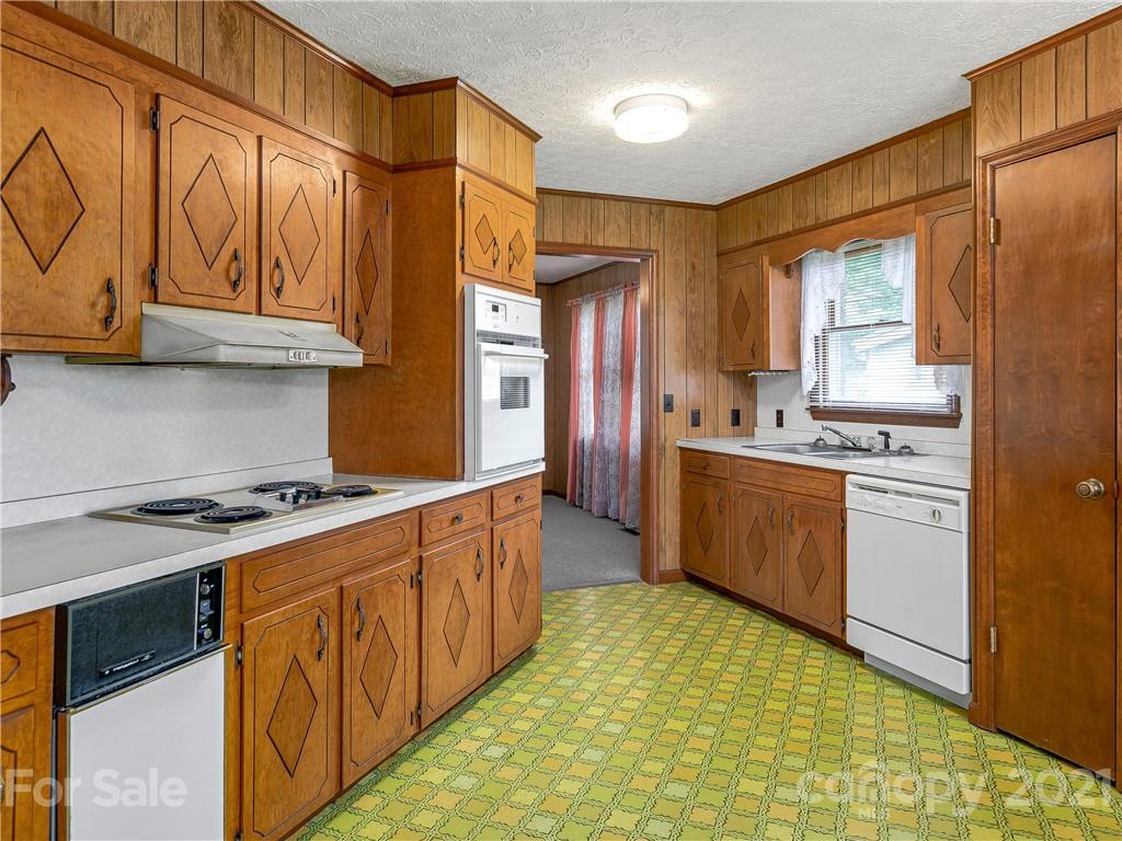 56 Galloway Road Brevard, NC 28712 - Photo 22 of 23 Gallery Image 22