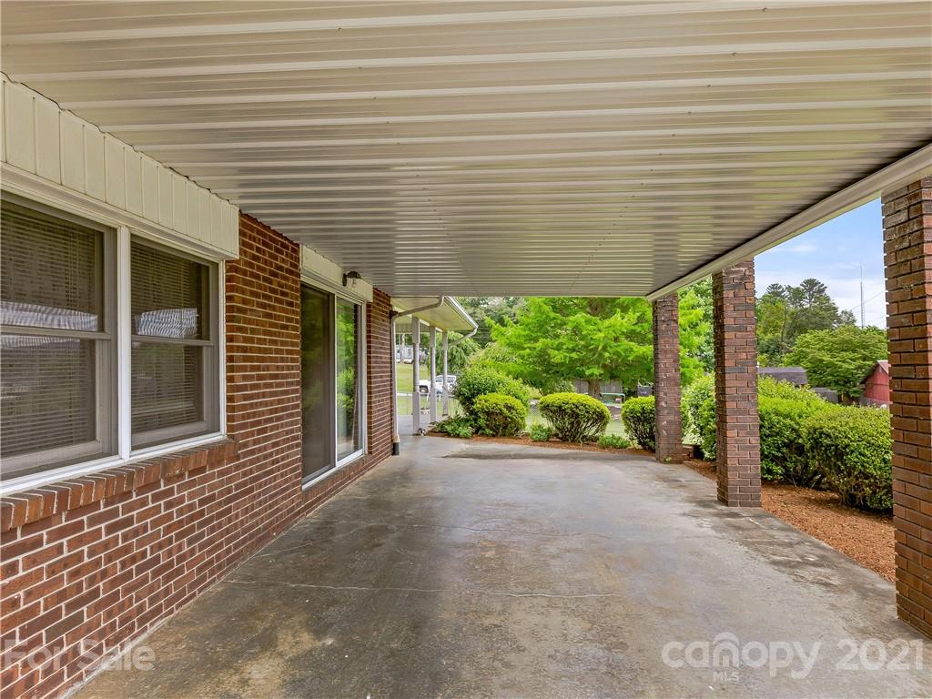 56 Galloway Road Brevard, NC 28712 - Photo 5 of 23 Gallery Image 5
