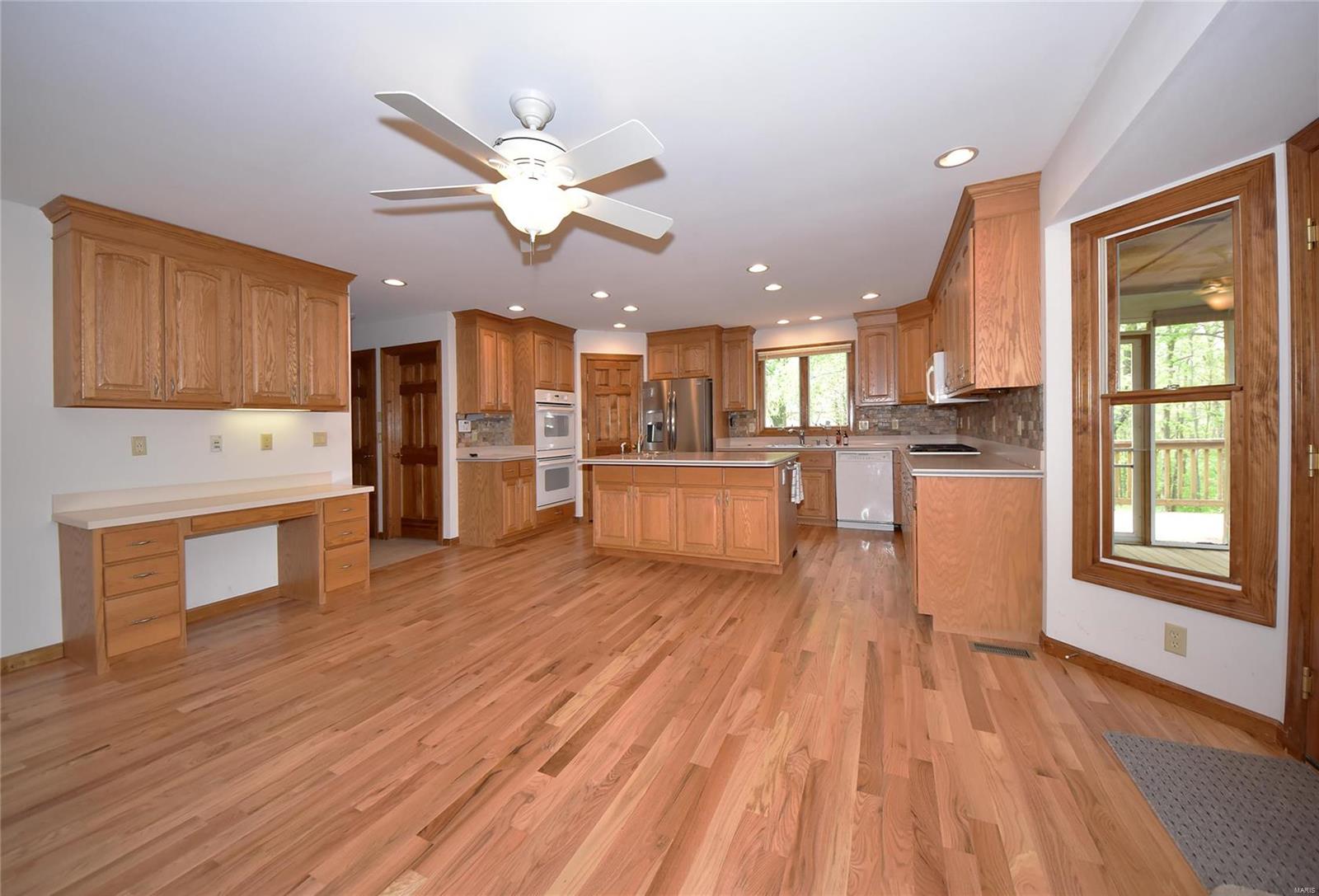 418 Old Colony Road Defiance, MO 63341 - Photo 2 of 85 Gallery Image 2