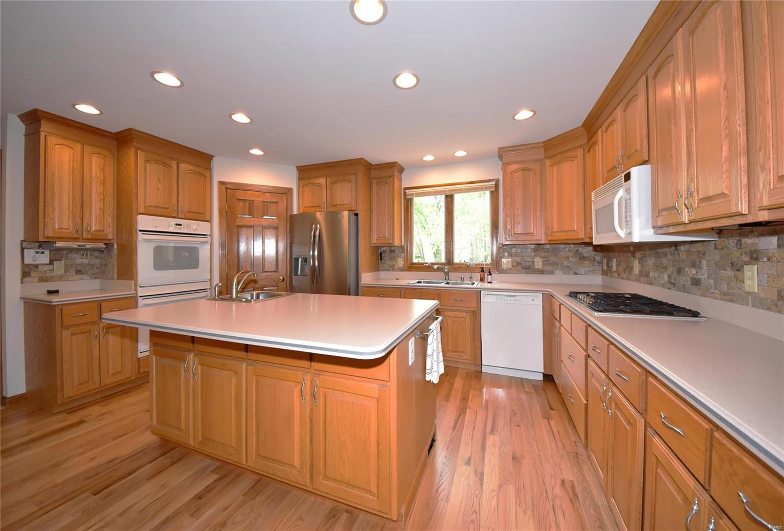418 Old Colony Road Defiance, MO 63341 - Photo 13 of 85 Gallery Image 13