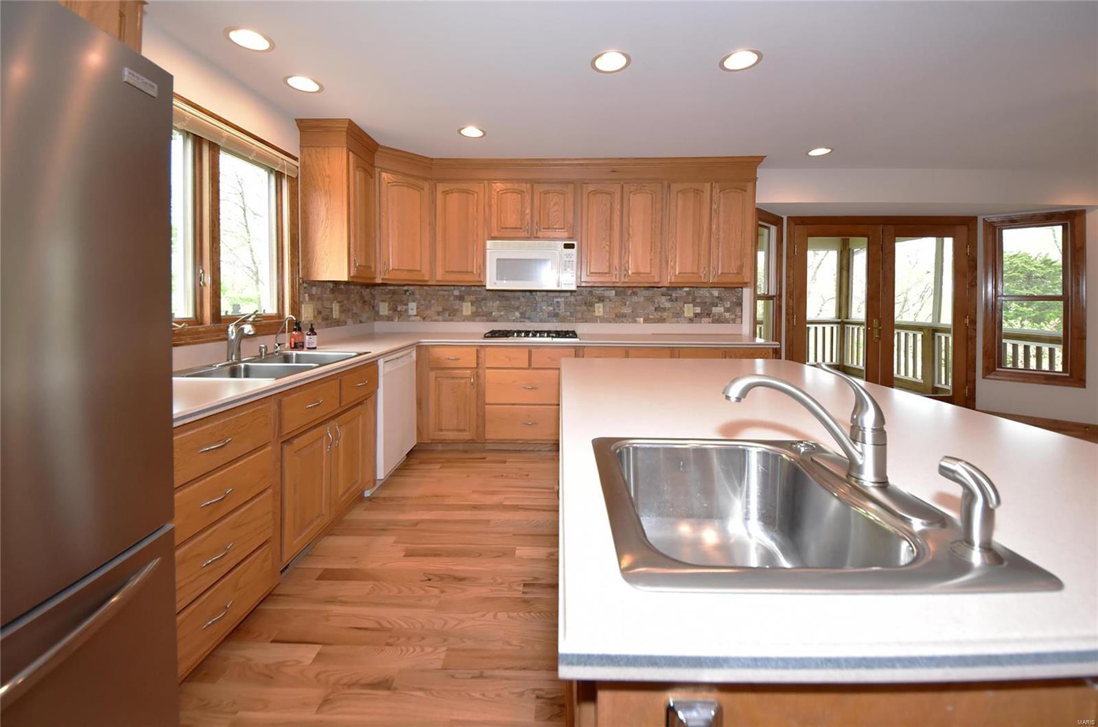 418 Old Colony Road Defiance, MO 63341 - Photo 17 of 85 Gallery Image 17