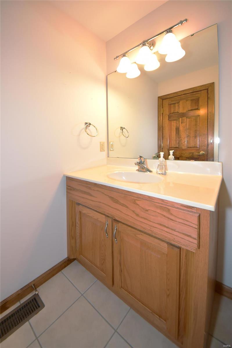 418 Old Colony Road Defiance, MO 63341 - Photo 58 of 85 Gallery Image 58