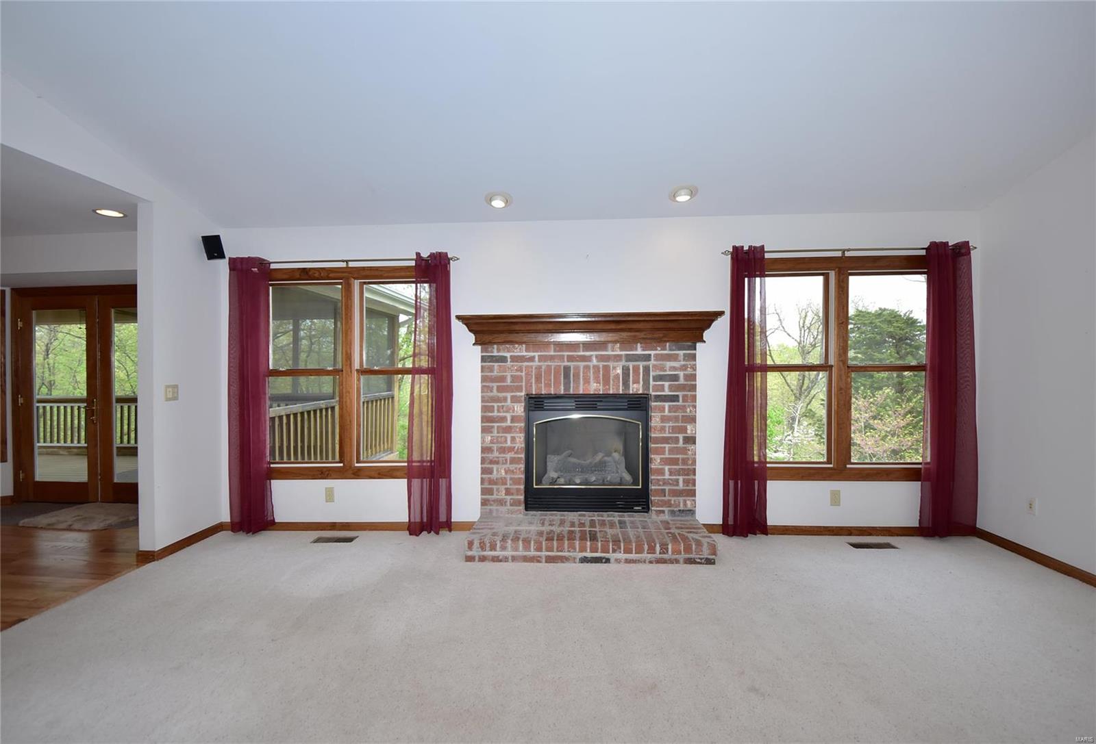 418 Old Colony Road Defiance, MO 63341 - Photo 10 of 85 Gallery Image 10