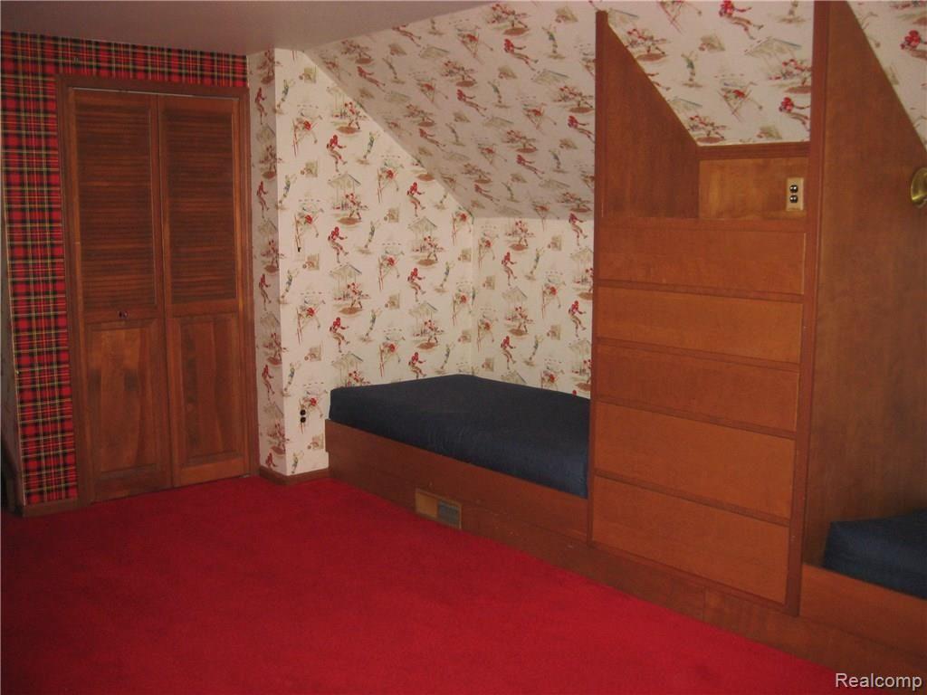 121 Lewiston Road Grosse Pointe, MI 48236 - Photo 13 of 14 IMG_1207.JPG