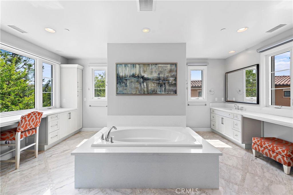 102 Orchid Terrace Irvine, CA 92618 - Photo 10 of 20