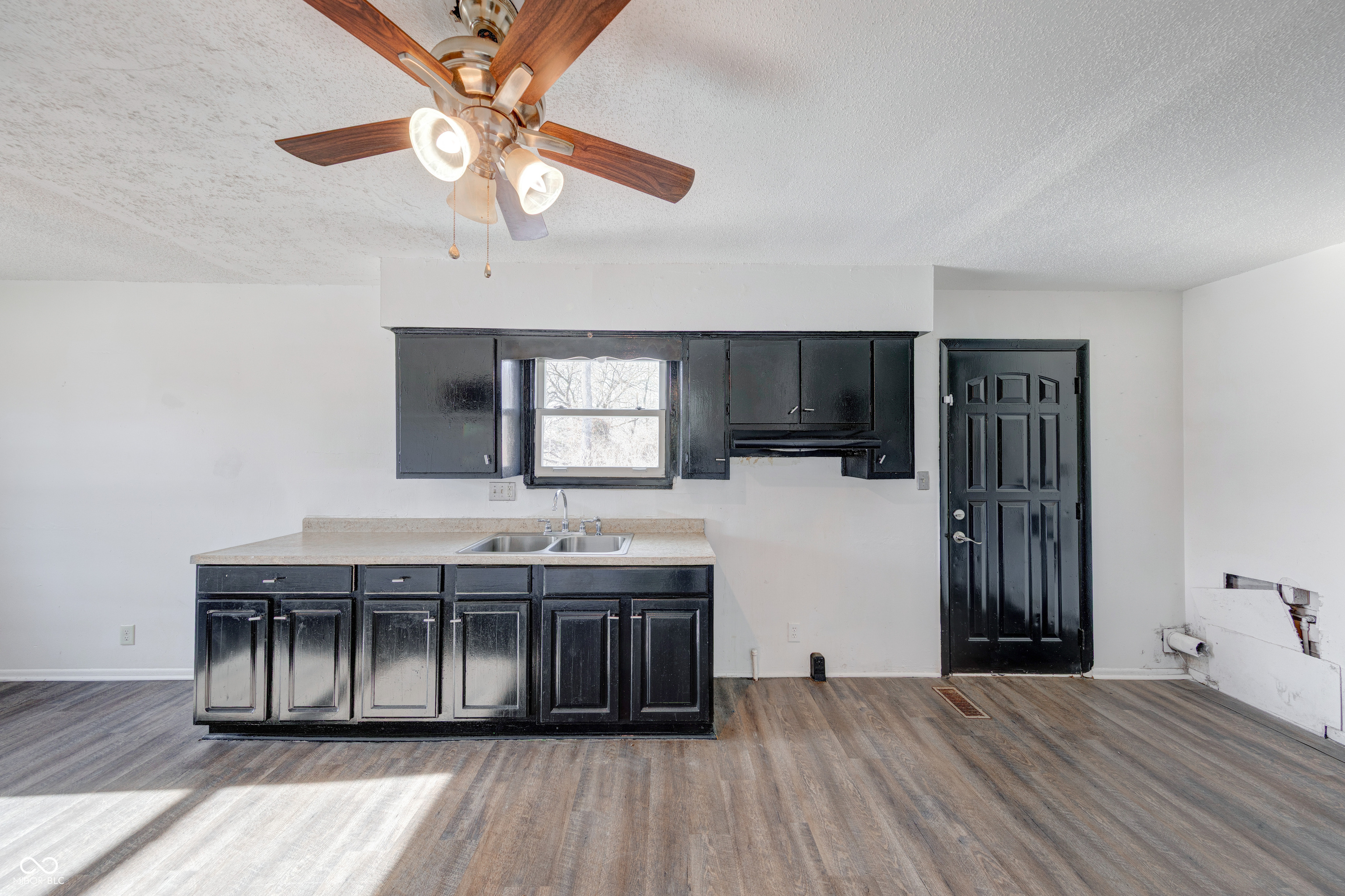 5660 East 34th Street Indianapolis, IN 46218 - Photo 5 of 24