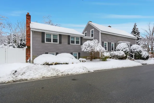 $869,900 | 136 Bedford Road, Woburn, MA 01801