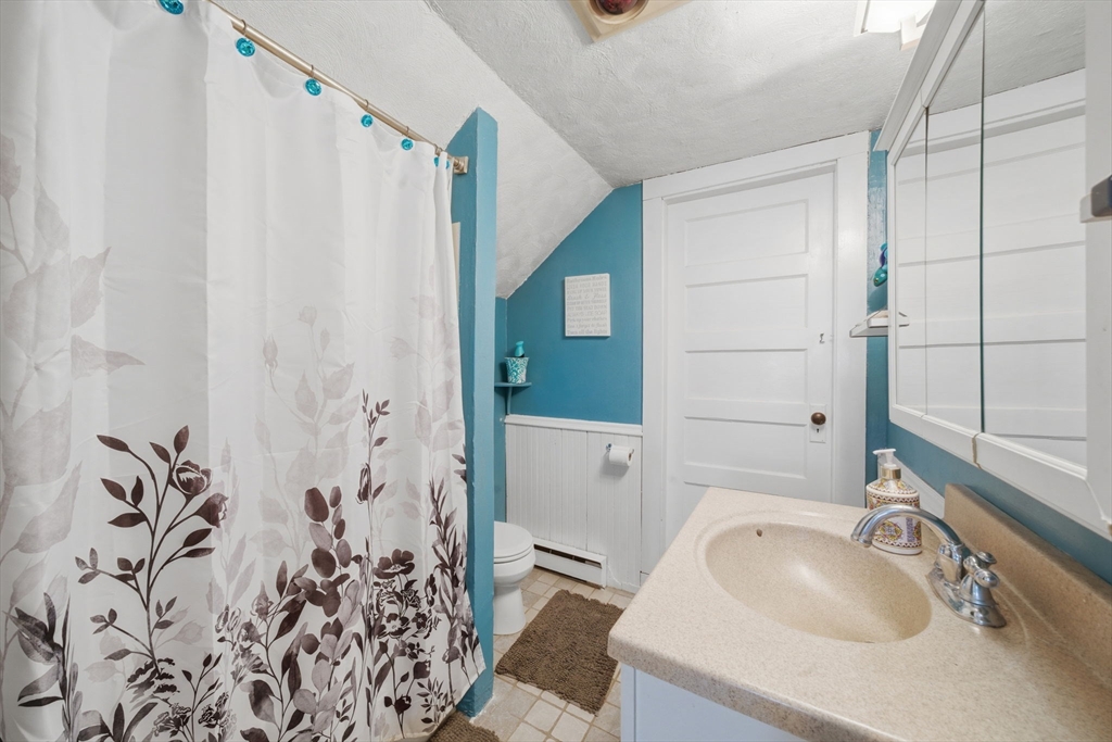 136 Bedford Road Woburn, MA 01801 - Photo 18 of 41