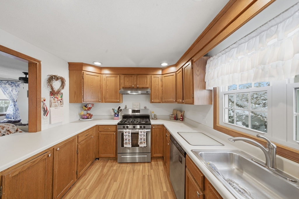 136 Bedford Road Woburn, MA 01801 - Photo 24 of 41