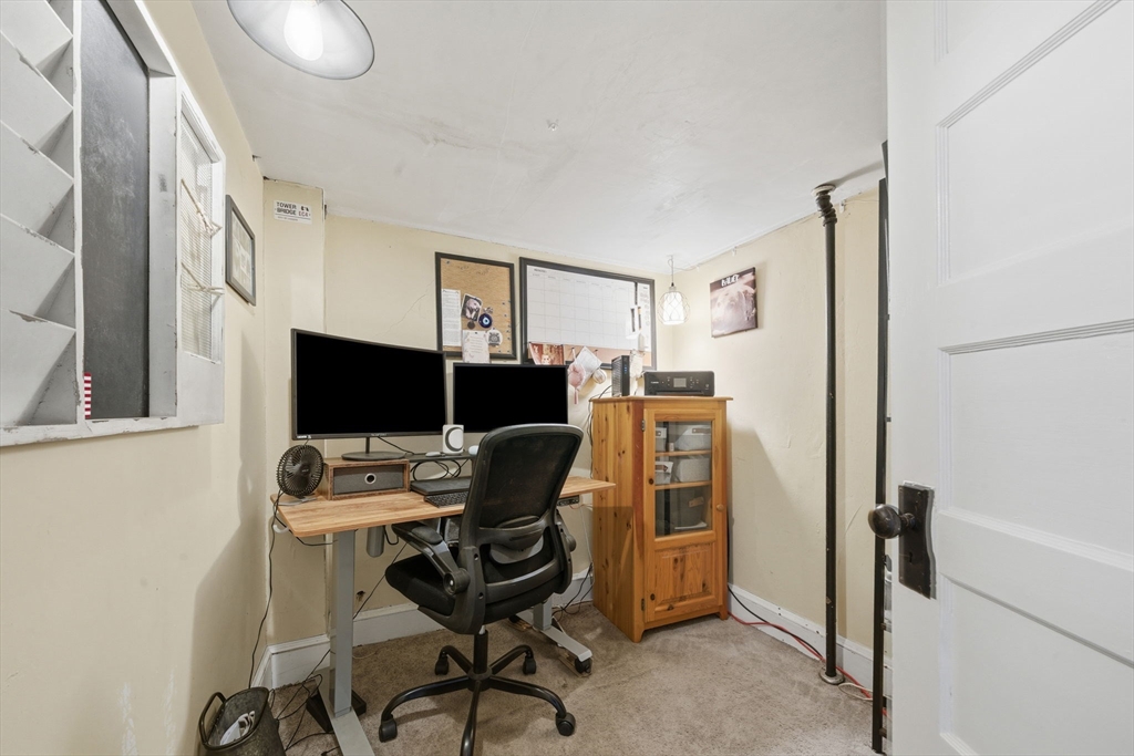 136 Bedford Road Woburn, MA 01801 - Photo 8 of 41