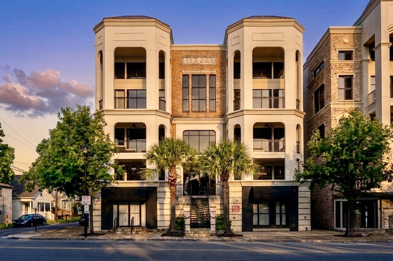 1722 Washington Avenue, Unit D Houston, TX 77007 - Photo 2 of 28 The perfect “Lock ‘n Leave” living inside the loop and close to all that it has to offer…restaurants, nightlife, downtown and entertainment.