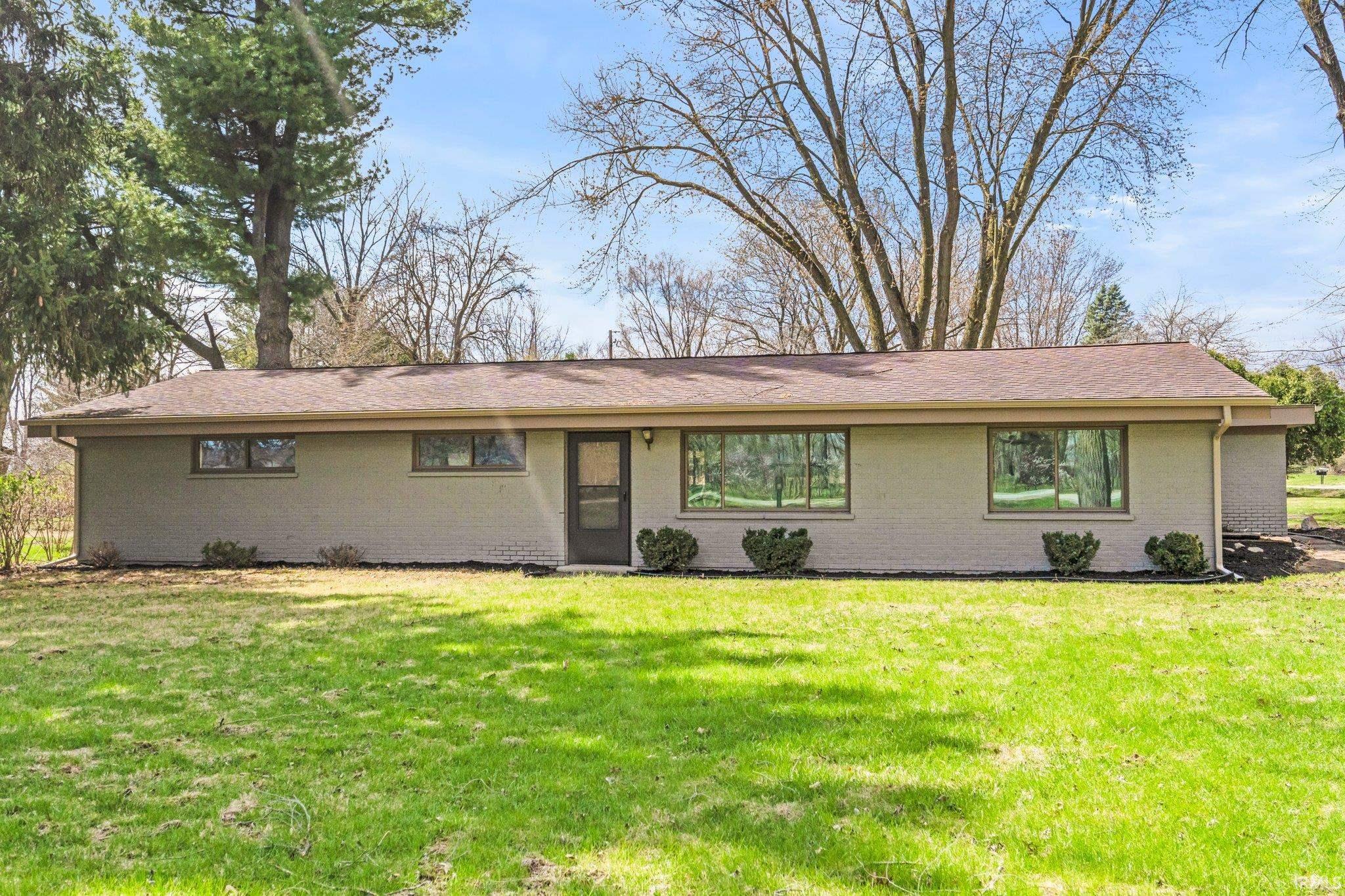 6328 Smith Road Fort Wayne, IN 46809 - Photo 2 of 27
