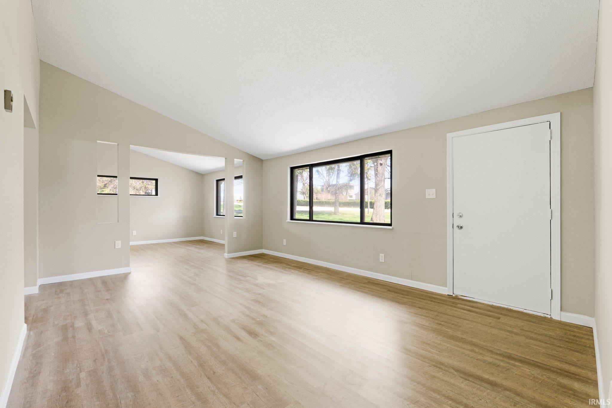 6328 Smith Road Fort Wayne, IN 46809 - Photo 4 of 27