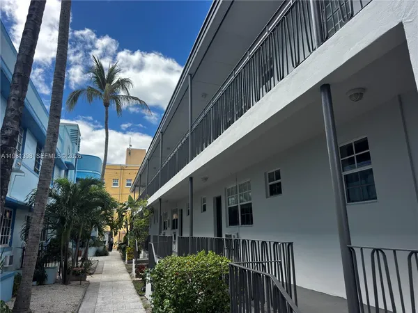 $1,700 | 500 13th Street, Unit 9, Miami Beach, FL 33139