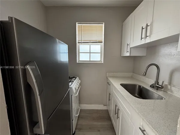 $1,700 | 500 13th Street, Unit 9, Miami Beach, FL 33139