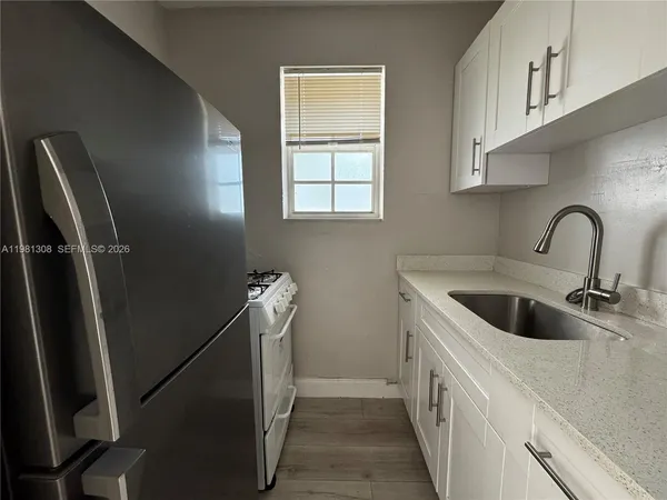 $1,700 | 500 13th Street, Unit 9, Miami Beach, FL 33139