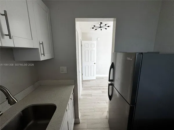 $1,700 | 500 13th Street, Unit 9, Miami Beach, FL 33139